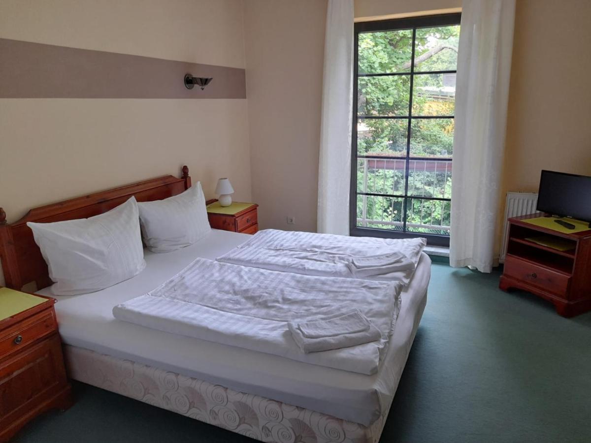 Hotel Am Kreischaer Park Eksteriør bilde